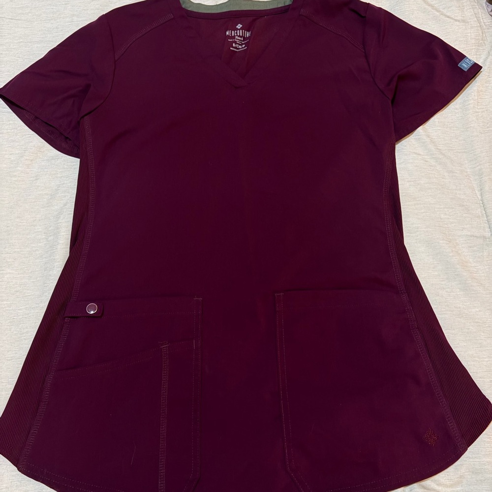 🍷 Wine/Burgundy Scrub Top - Med Couture Touch - Small
